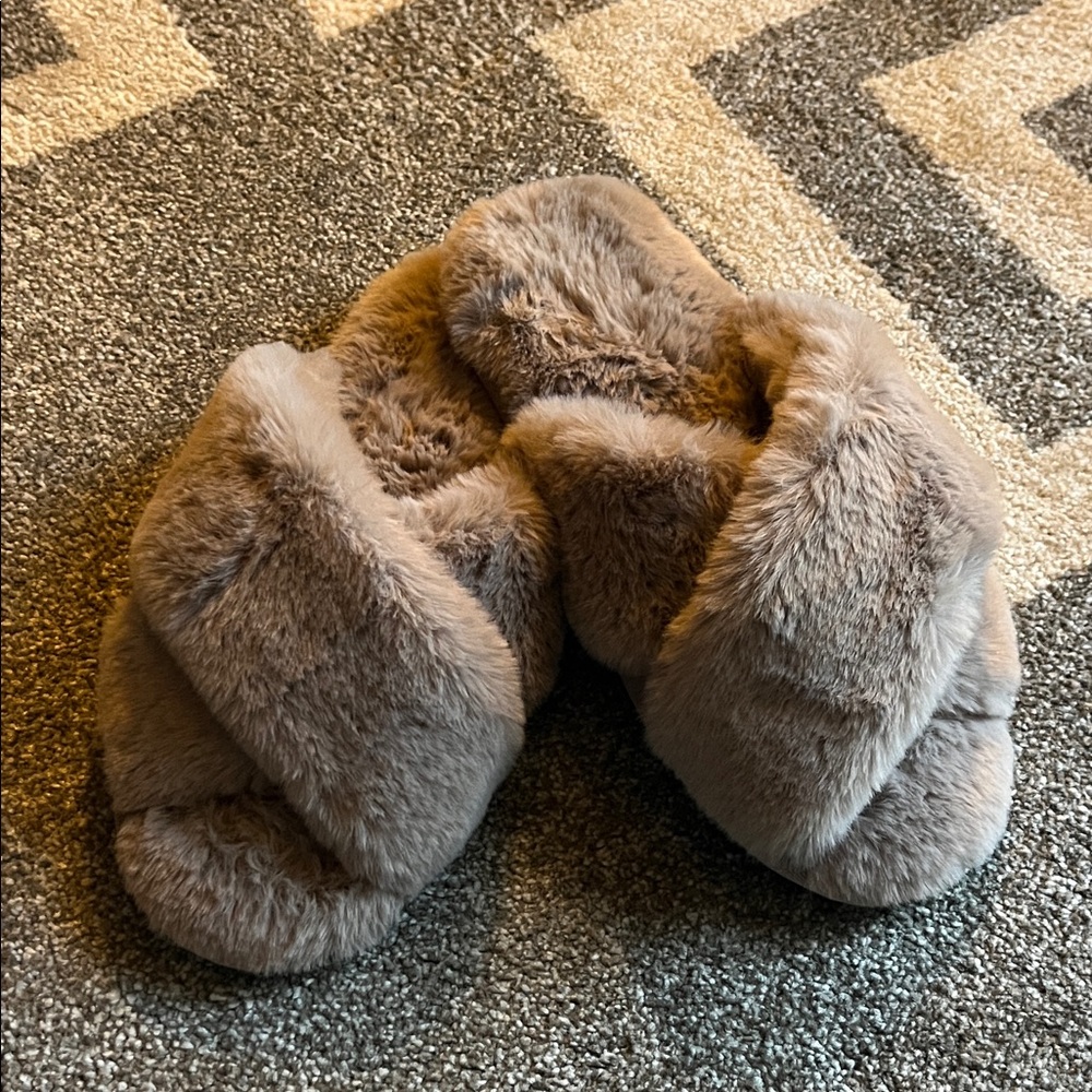 Cozy Faux Fur Slippers - Tan